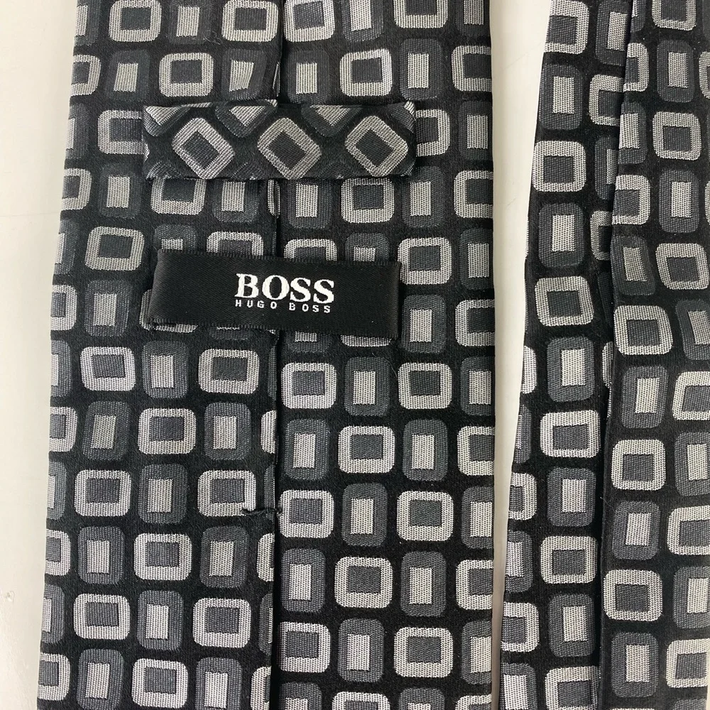 HUGO BOSS Italy geometric silk rectangle graphic neck tie